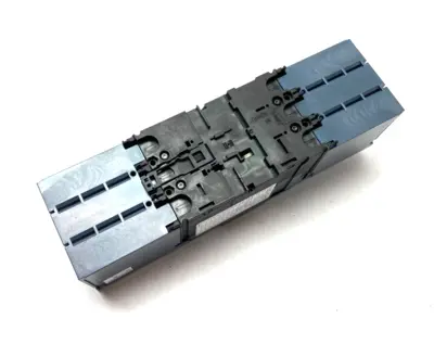 USED SIEMENS CIRCUIT BREAKER 3-POLE 125 BREAKING CAP.