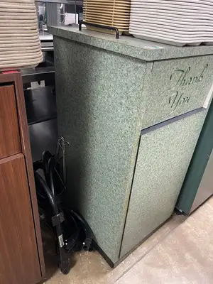 Used Falcon Restaurant Supply Used 22.75" x 22.75" Green Marbled Laminate Trash Can Receptacle. Restaurant Front of House Furnishings Illinois US | Falcon Restaurant Supply #1375855