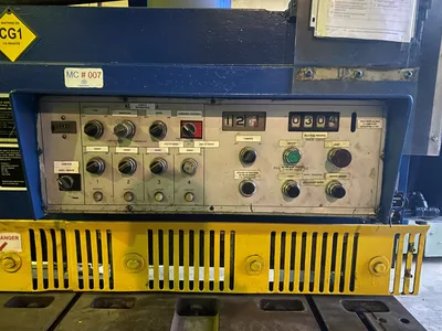 Used Cincinnati 2H12 (specification match) Power Squaring Shears (Inch) Quebec CA | Machineco #1256403