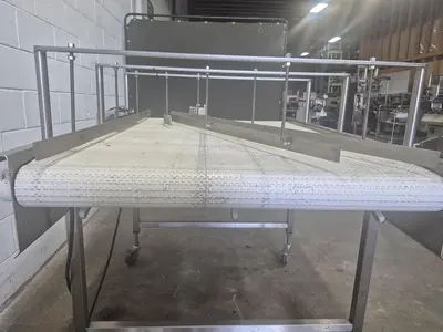 FMA 5 ft Flat Belt Conveyor