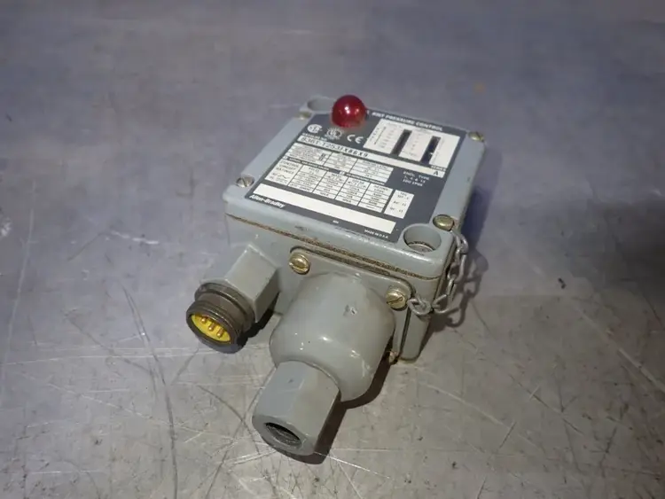 Used ALLEN BRADLEY 836TT253JX86X9 Electrical Controls | HGR 24 #747818