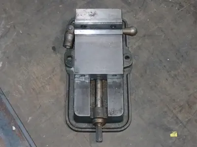 Kurt 6" Vise