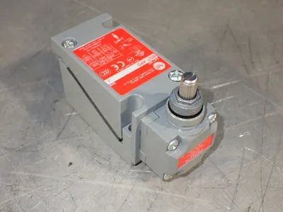 NEW ALLENBRADLEY 802TAPD