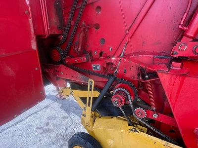 NEW HOLLAND 688 Roll Baler | County Equipment Company LLC (11)