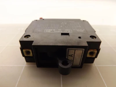 Used IDEC IZUMI _UNKNOWN_ Circuit Breakers | OCO Industrial #1667524