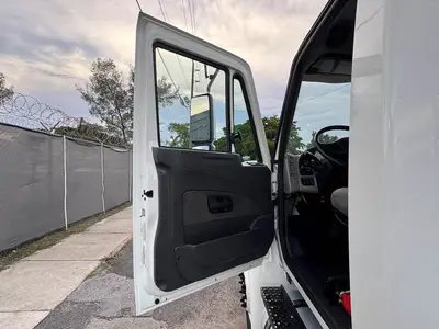 Used 2018 INTERNATIONAL DURASTAR 4300 Cab Chassis trucks Florida US | Truck and Van Outlet #1509142