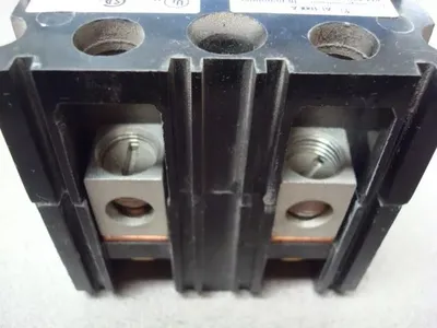 Square D FHL26000M4200 100 Amp Molded Case Switch 600VAC 2 Pole Used