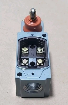 NEW Allen-Bradley 802T-KV