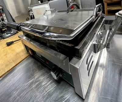 72-0444 Waring Pro WPG 250B Panini Sandwich Press