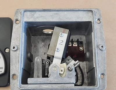 NEW Partlow ZF2
