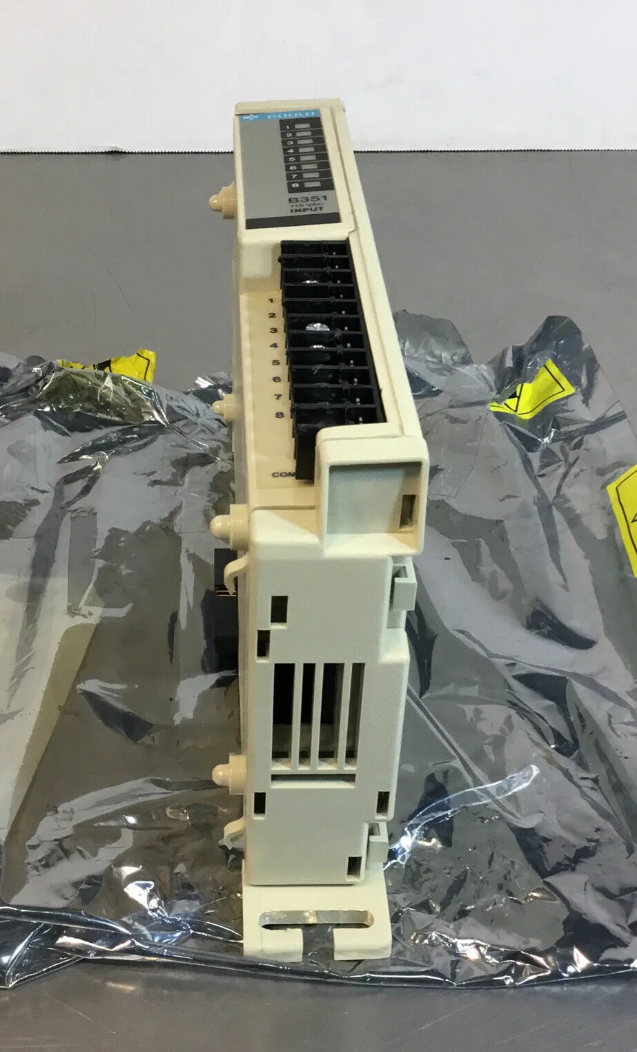 Gould Modicon B351-001 Input Module 115 VAC 3C-7