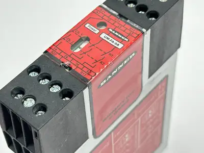 UM-FA-9A,81227 | Banner UM-FA-9A UM Series Universal Input Safety Relay 81227 - For parts or not working