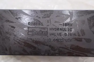 PARKER C2000S HYDRAULIC CHECK VALVE 3000 PSI NEW OPEN BOX STOCK #K-620A