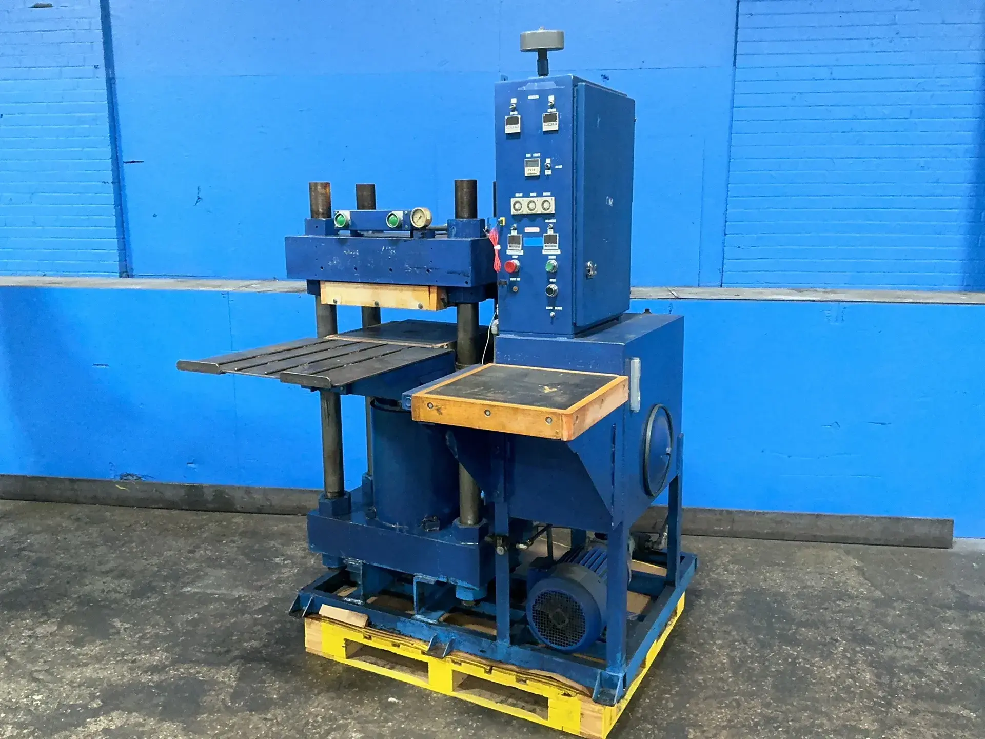 Used _UNKNOWN_ _UNKNOWN_ Molding Presses Ohio US | HGR 24 #1437850