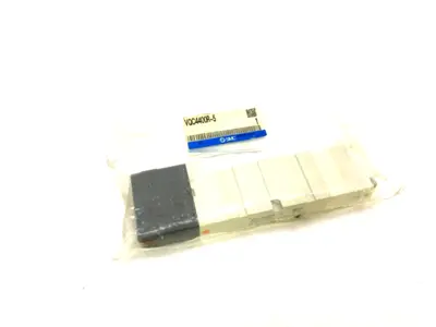 USED SMC PLUG-IN SOLENOID VALVE 5-PORT