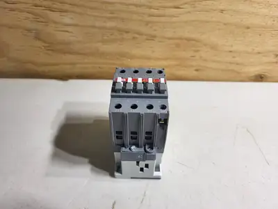NEW ABB A40-30-10-84
