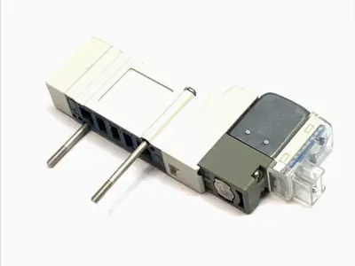 USED SMC 5-PORT SOLENOID VALVE SINGLE COIL BASE MOUNTED DC