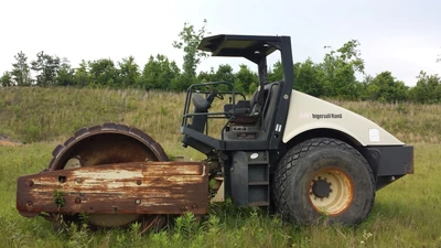 2002 Ingersoll-Rand SD105DX 84" Soil Compactor
