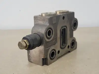 Directional Control Valve 1" T/P Ports 123517301