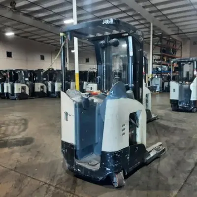 USED 2016 CROWN RR5725-45