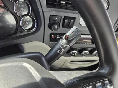 USED 2018 PETERBILT 579