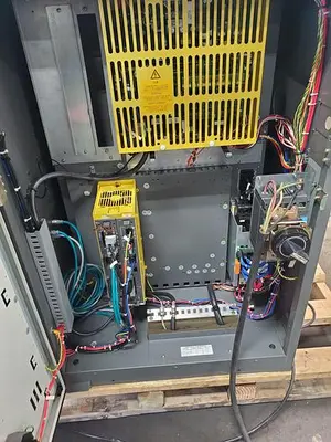 USED 2010 FANUC M-20IA
