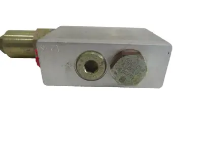 NEW SAUER DANFOSS 1B12-01-B-8S-E-A-060 COUNTER BALANCE VALVE 1B1201B8SEA060