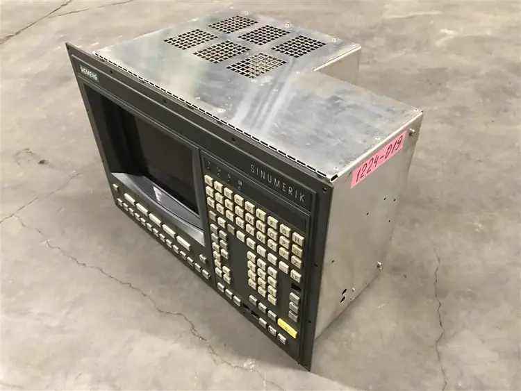 Used SIEMENS SIMUNERIK 880 6FC3985-7AU30 Misc Electrical & Power Parts BE | Apt International N.V #363657