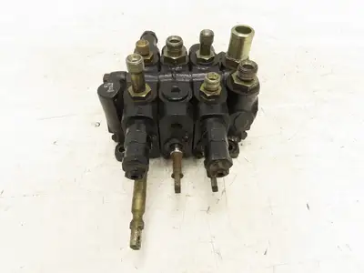 Nissan CWP02L25S Forklift Hydraulic Control Valve 21030-35599