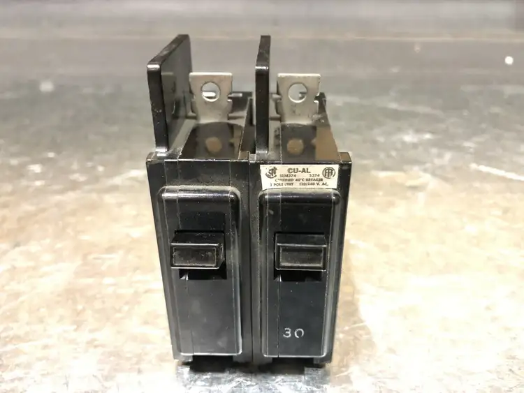Used SIEMENS BQ2B030 Switchgears British Columbia CA | Lenmark #241016