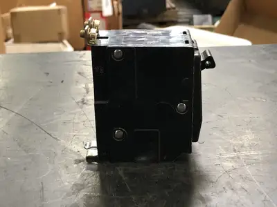 USED SQUARE D QOB220