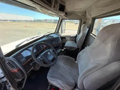 Used 2011 VOLVO VNL64T300 Conventional trucks California US | Ben Kaplan Equipment #1250886