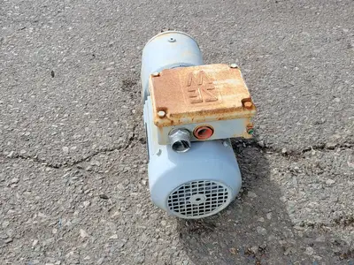 Used SEW R40DT80N4 Motors (misc) British Columbia CA | Lenmark #247726