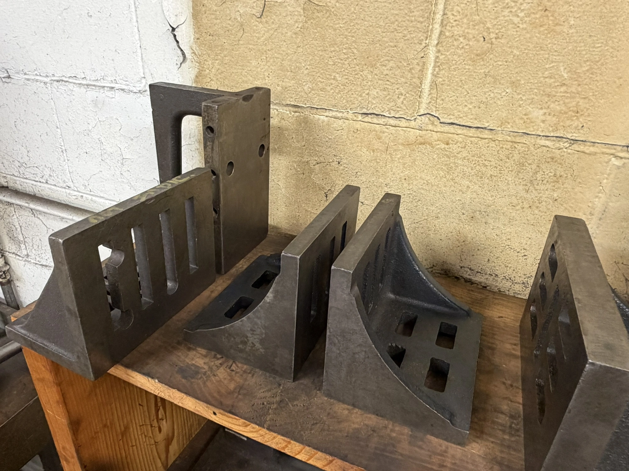 Used _UNKNOWN_ _UNKNOWN_ Angle Plates Michigan US | Miedema Asset Management Group #1292647