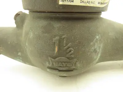 Hays Fluid Controls 00-354-4297  1.5" Fluid Displacement Flow Meter Bronze Valve