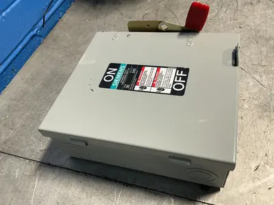 Used SIEMENS GNF321 Switchgears Ohio US | HGR 24 #1280240