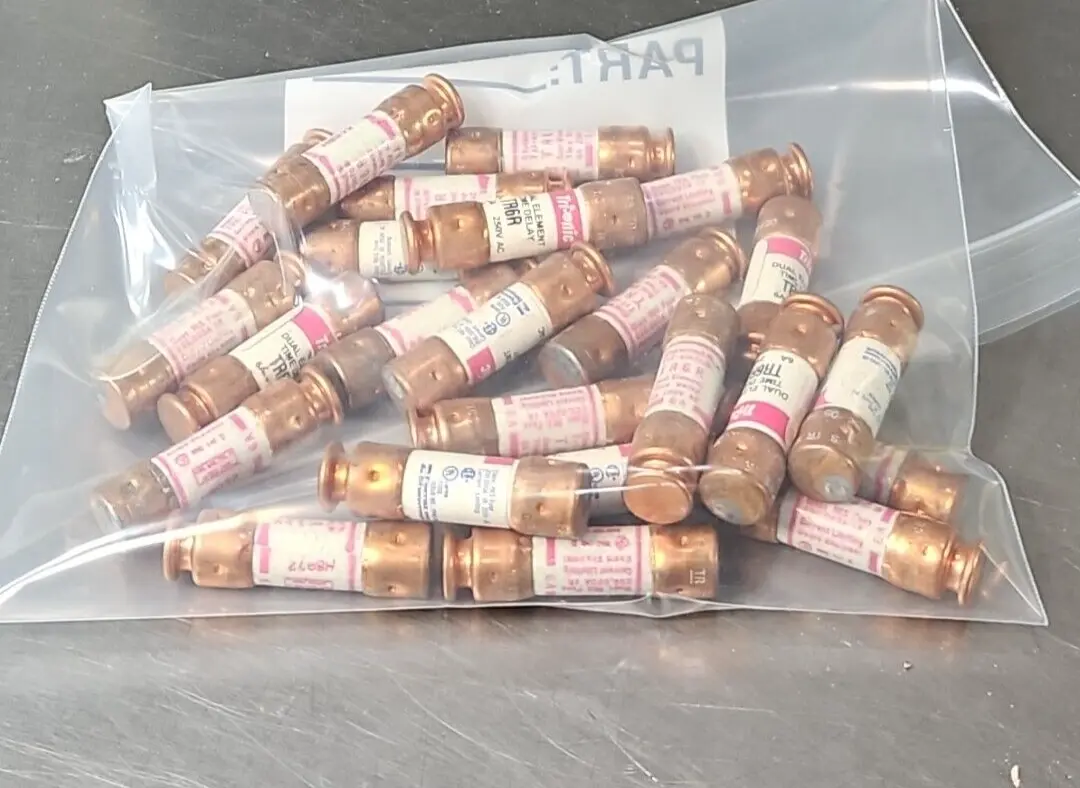 Ferraz Shawmut TR6R Tri-onic Time-Delay Fuse 6A 250V (LOT OF 24) loc4E21