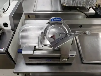 Used Globe Chefmate Used Globe Chefmate GC512 12" Manual Gravity Feed Slicer - 1/3 hp - 120V Slicers / Dicers / Cutters Illinois US | Falcon Restaurant Supply #1376802