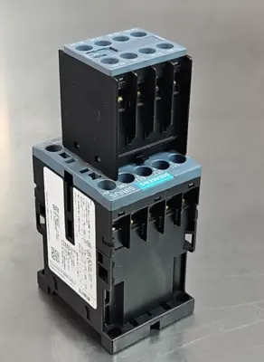 Siemens 3RT2016-1BB41 W/ 3RH2911-1GA22 AC Contactor Loc4C4