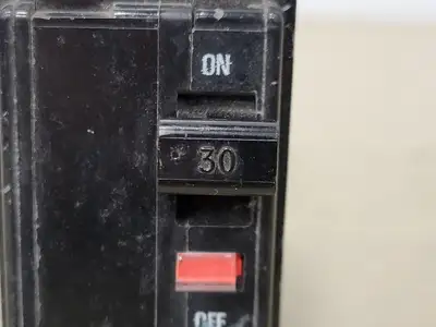 USED SQUARE D QO230