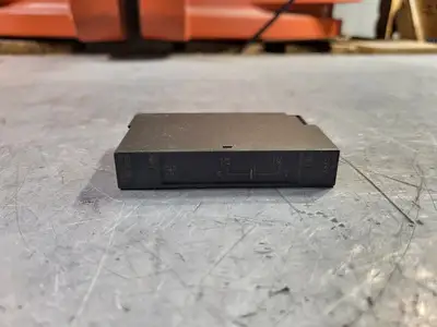 NEW SIEMENS 6ES7138-4CA01-0AA0
