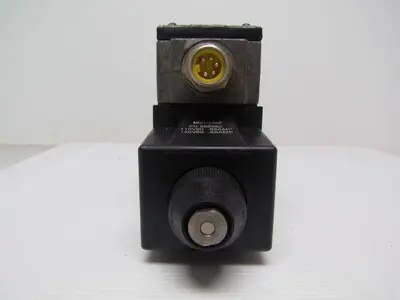 Vickers 02-119590 DG4S4LW-01 6C-B-60 Double Solenoid Hydraulic Valve 3-Pos 4-Way