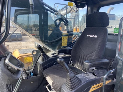 Used 2023 HYUNDAI HX520AL Crawler Excavators Florida US | National Equipment Dealers #1422437