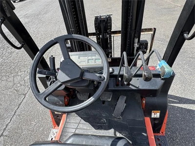 Used 2015 UNILEV UT25P Liquid Propane Forklifts Oregon US | MachineryMax #1341178