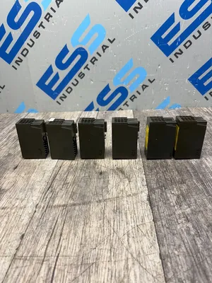 SIEMENS 6ES7 138-4FA04-0AB0 Electrical/PLC/Automation | ESS Industrial Equipment Sales (4)