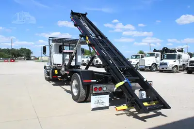 New | in-Stock 2027 MACK MD7 Rolloff Trucks Texas US | Roll Off Truck World #1491924