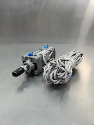 SMC MDBC40-40Z-A54Z Pneumatic Cylinder w/2-SMC D-A54 Reed Switches. 6B-12