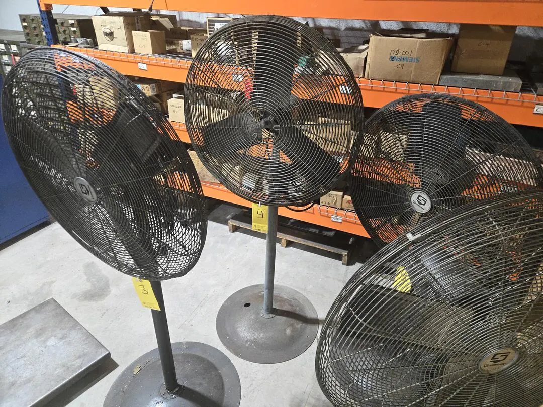 (1) Patton Pedastal Fan