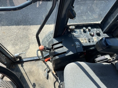 USED 2004 JOHN DEERE 670C SERIES 2