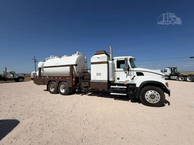 Used 2006 MACK GRANITE GU713 Tanker trucks Texas US | Roll Off Truck World #1491936